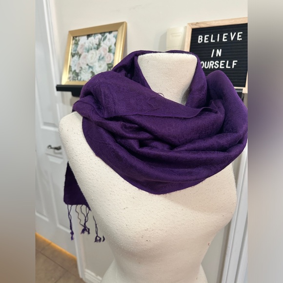 Multi color wool & pashmina scarves - Picture 3 of 8